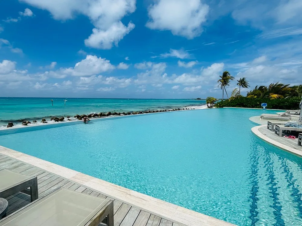 Jawakara Islands Maldives 5*: Бассейн и пляж 3