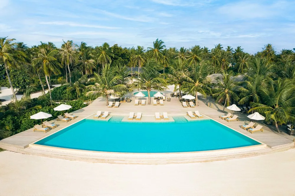Jawakara Islands Maldives 5*: Бассейн и пляж 11